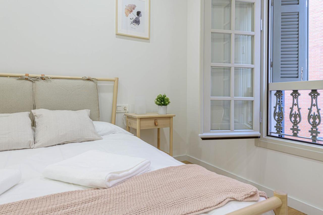 Wintowinrentals Plaza Del Teatro Malaga Historic Center & Free Parking المظهر الخارجي الصورة