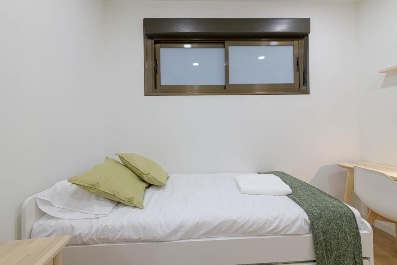 Wintowinrentals Plaza Del Teatro Malaga Historic Center & Free Parking المظهر الخارجي الصورة